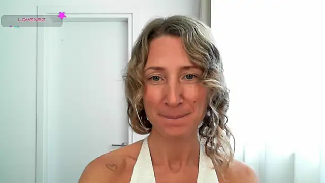 Snapshot of Paevoa chatting on December 2025 09:49:01 AM Paevoa online show from December 2025 09:49:01 AM