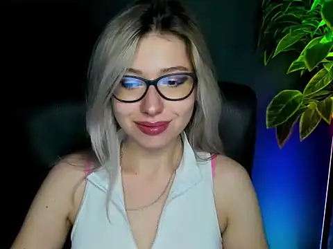 loveHeidi online show from September 2025 04:14:01 AM