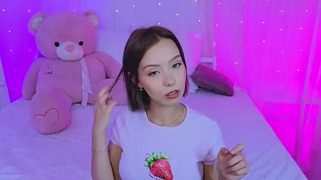 LumMina online show from September 2025 09:53:02 AM