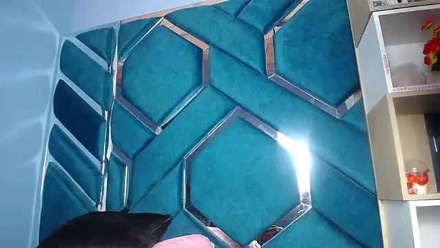 Lea Sweetly online show from September 2025 01:23:02 PM