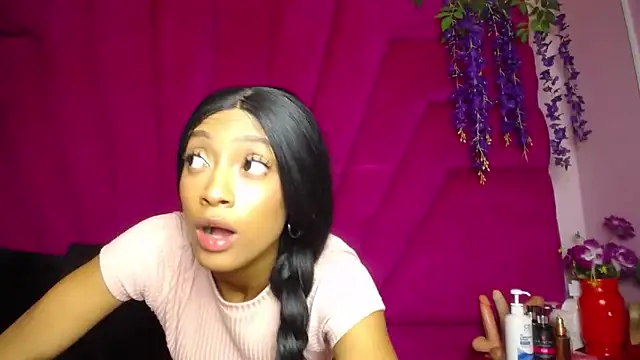 Lea Sweetly online show from October 2025 01:09:02 PM