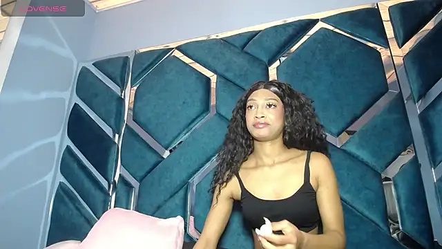 Lea Sweetly online show from November 2025 01:22:01 PM