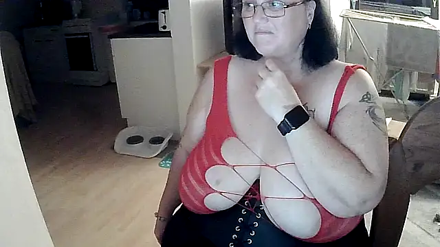 Snapshot of Minou1610 chatting on October 2025 06:49:02 PM Minou1610 online show from October 2025 06:49:02 PM