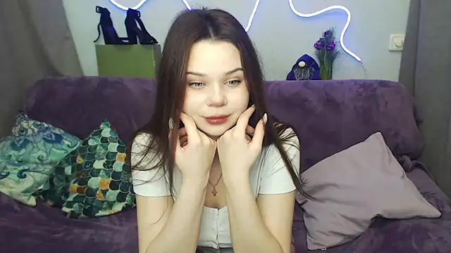 GloriyaDre online show from December 2025 05:36:02 AM