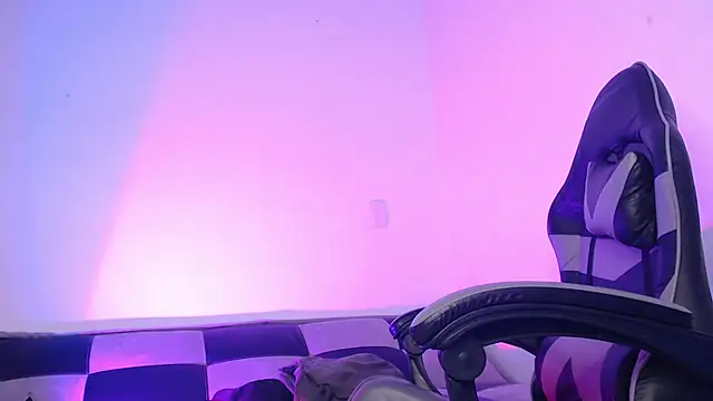 GwenHazel online show from December 2025 11:26:02 AM