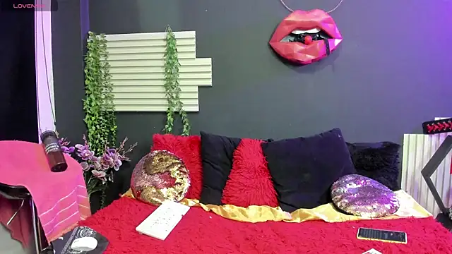 Snapshot of kinky_momm chatting on June 2026 04:33:01 PM kinky momm online show from June 2026 04:33:01 PM