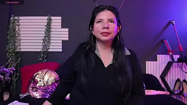 Snapshot of kinky_momm chatting on July 2026 03:39:02 PM kinky momm online show from July 2026 03:39:02 PM