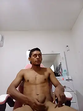 Snapshot of Boy_hot- chatting on September 2025 04:25:02 AM Boy hot- online show from September 2025 04:25:02 AM