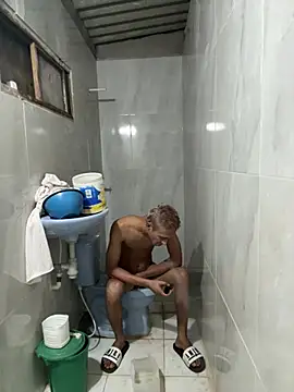 Snapshot of Boy_hot- chatting on February 2026 11:06:01 PM Boy hot- online show from February 2026 11:06:01 PM