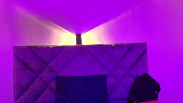 Shantey Laurent online show from September 2025 01:45:01 PM