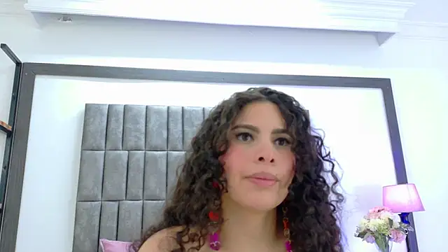 Skyler Fox  online show from May 2026 08:06:02 PM