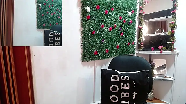 Snapshot of MIA__SPENCER chatting on September 2025 02:05:02 PM MIA SPENCER online show from September 2025 02:05:02 PM