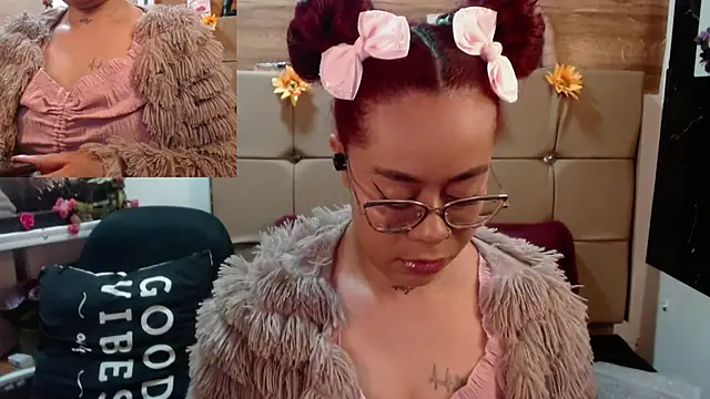 Snapshot of MIA__SPENCER chatting on September 2025 05:05:02 PM MIA SPENCER online show from September 2025 05:05:02 PM