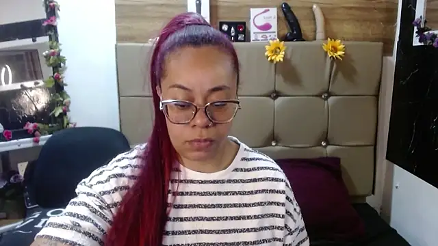 Snapshot of MIA__SPENCER chatting on October 2025 05:10:02 PM MIA SPENCER online show from October 2025 05:10:02 PM