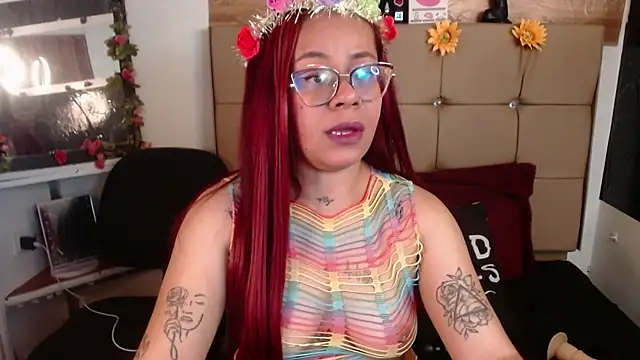 Snapshot of MIA__SPENCER chatting on November 2025 03:55:01 PM MIA SPENCER online show from November 2025 03:55:01 PM