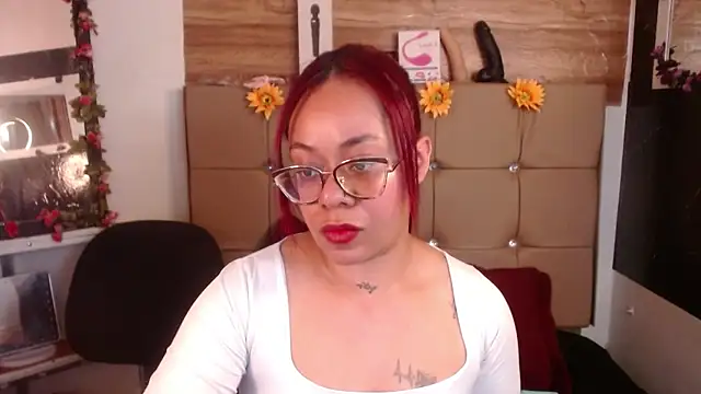 Snapshot of MIA__SPENCER chatting on December 2025 07:23:02 PM MIA SPENCER online show from December 2025 07:23:02 PM