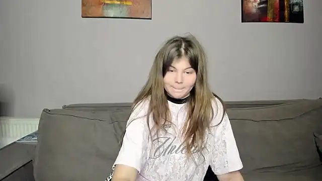 Lilly Jess online show from November 2025 08:30:01 PM