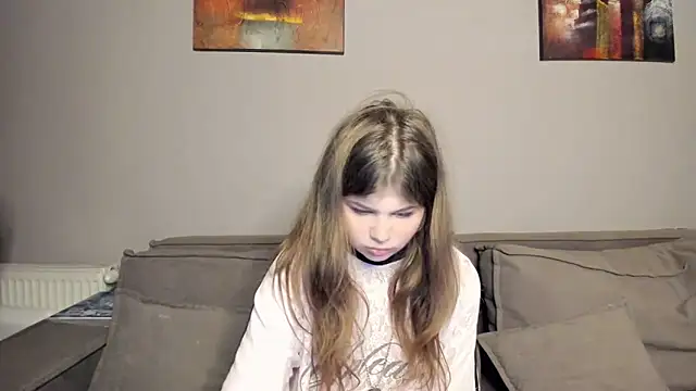 Lilly Jess online show from November 2025 07:45:02 PM