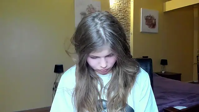 Lilly Jess online show from November 2025 06:18:01 PM