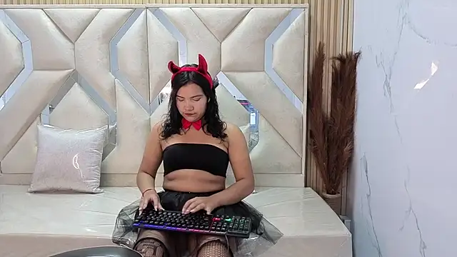 antonela tp online show from October 2025 01:07:02 PM