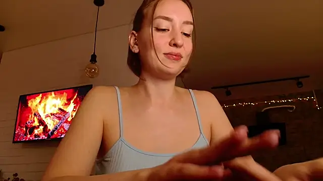 Snapshot of WhitePrincessLuna chatting on October 2025 03:12:01 PM WhitePrincessLuna online show from October 2025 03:12:01 PM