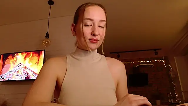 Snapshot of WhitePrincessLuna chatting on November 2025 03:23:01 PM WhitePrincessLuna online show from November 2025 03:23:01 PM