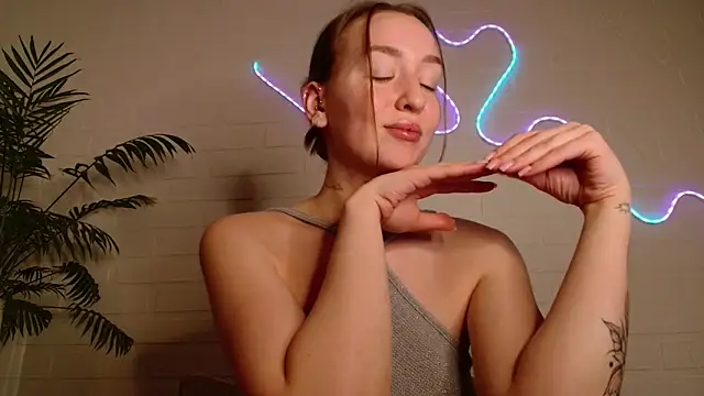 Snapshot of WhitePrincessLuna chatting on February 2026 02:59:02 PM WhitePrincessLuna online show from February 2026 02:59:02 PM