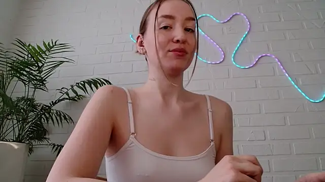 Snapshot of WhitePrincessLuna chatting on February 2026 10:00:01 AM WhitePrincessLuna online show from February 2026 10:00:01 AM