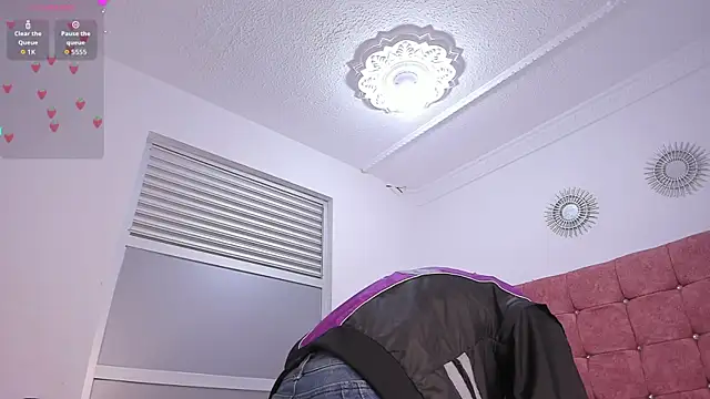 Teffy Cute  online show from October 2025 05:47:01 PM