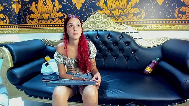 Teffy Cute  online show from October 2025 01:20:01 AM