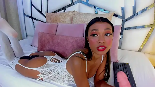 Snapshot of Susanna_Cute chatting on February 2026 04:40:01 PM Susanna Cute online show from February 2026 04:40:01 PM