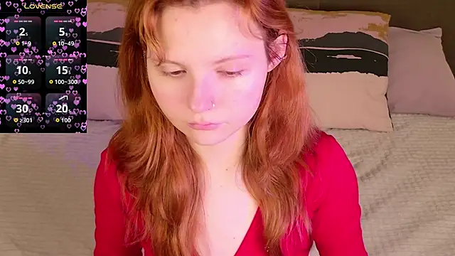 Snapshot of AlisHanson chatting on September 2025 09:03:01 AM AlisHanson online show from September 2025 09:03:01 AM