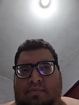 Snapshot of Santiagoqro85 chatting on January 2026 12:46:01 AM Santiagoqro85 online show from January 2026 12:46:01 AM