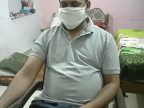 Famit025 online show from April 2026 06:13:02 PM