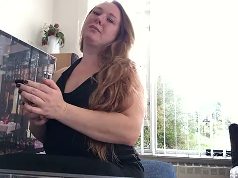 Snapshot of MazySunny chatting on October 2025 08:13:01 AM MazySunny online show from October 2025 08:13:01 AM