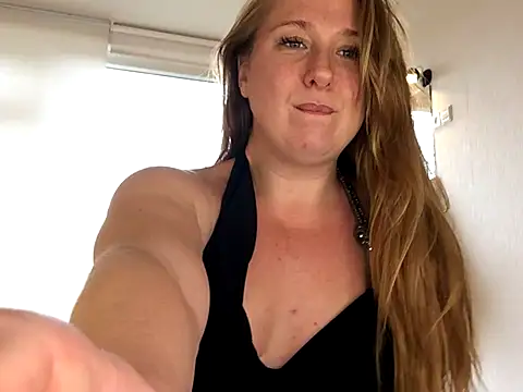 Snapshot of MazySunny chatting on October 2025 03:00:02 PM MazySunny online show from October 2025 03:00:02 PM