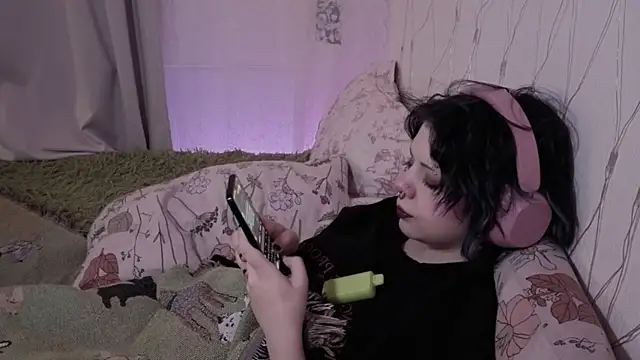 Alice Zev online show from April 2026 01:42:02 AM