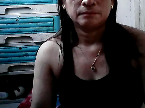 yoursPinayMama1682 online show from October 2025 11:13:01 PM