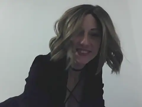 MadMadelin online show from October 2025 12:41:01 AM