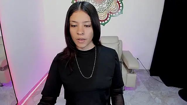 Snapshot of Candy_fox_19 chatting on July 2026 03:05:02 PM Candy fox 19 online show from July 2026 03:05:02 PM