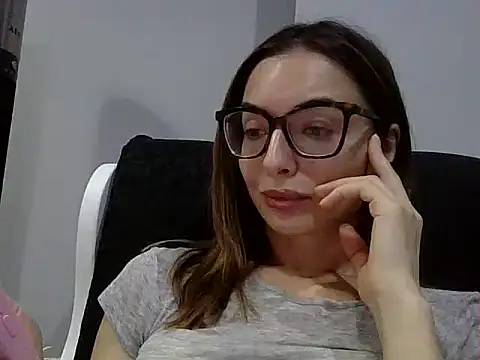 Fayrine online show from May 2026 08:14:02 PM