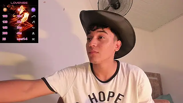 Austin Cardieff  online show from October 2025 07:33:01 PM