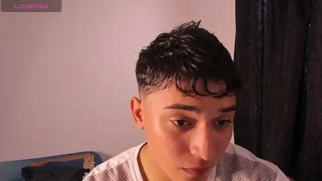 Austin Cardieff  online show from November 2025 07:57:02 PM