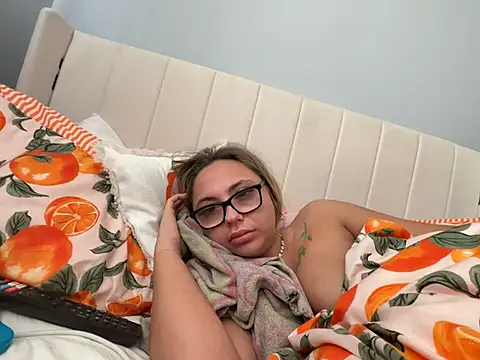 petitelucyXoxx online show from May 2026 07:35:02 AM