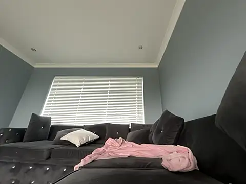 petitelucyXoxx online show from May 2026 07:06:01 AM