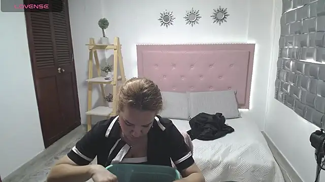 Snapshot of Dulce__Lovee chatting on November 2025 01:21:02 PM Dulce Lovee online show from November 2025 01:21:02 PM