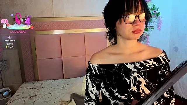 RobinBennett online show from November 2025 12:18:01 PM