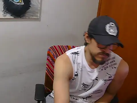 Snapshot of GuivernoStud chatting on September 2025 04:23:02 AM GuivernoStud online show from September 2025 04:23:02 AM