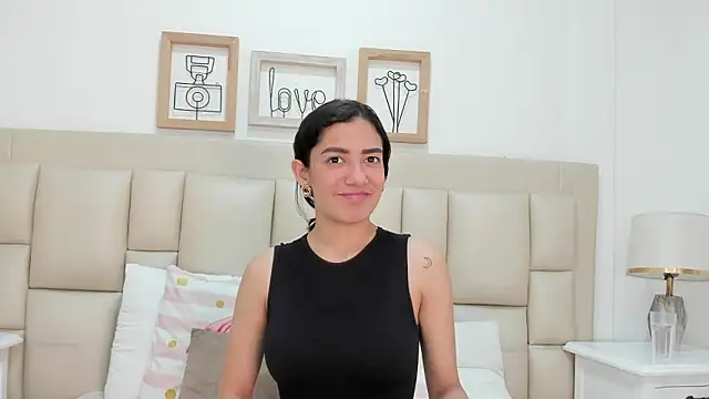 Snapshot of Skylerwhite02 chatting on January 2026 08:18:02 PM Skylerwhite02 online show from January 2026 08:18:02 PM