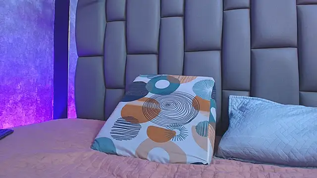 kissme luna online show from September 2025 07:03:02 PM